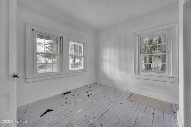 1007 S 10th Street, Wilmington, NC 28401