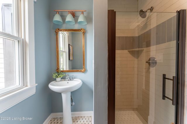 1097 E Kentucky St, Louisville, KY 40204