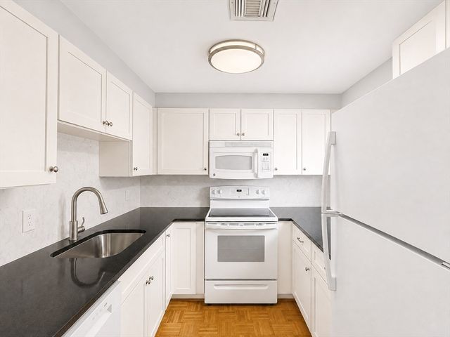 170 Gore Street 107, Cambridge, MA 02141