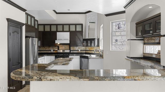 4540 N STANTON Street, El Paso, TX 79902