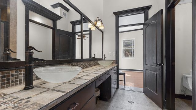 4540 N STANTON Street, El Paso, TX 79902