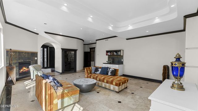 4540 N STANTON Street, El Paso, TX 79902