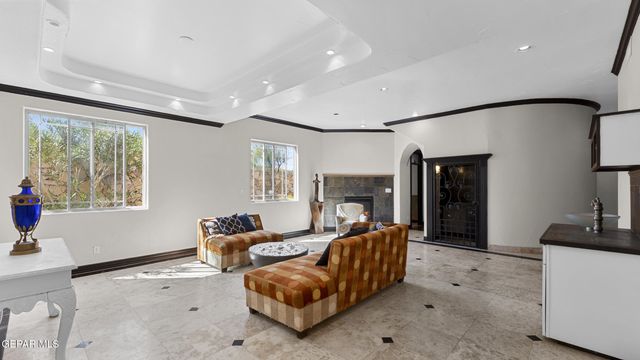 4540 N STANTON Street, El Paso, TX 79902