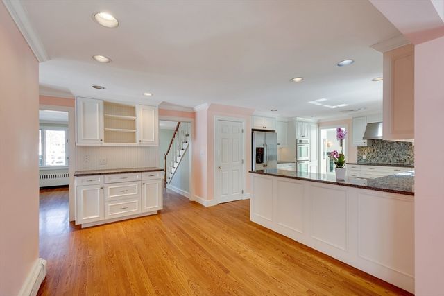35 Hollywood Rd, Winchester, MA 01890