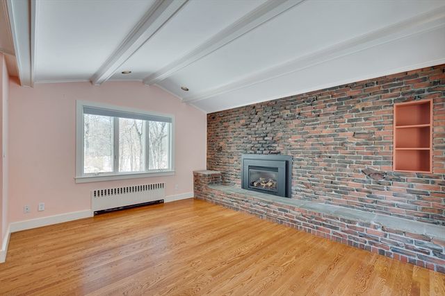 35 Hollywood Rd, Winchester, MA 01890