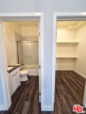 2651 S Hobart Blvd 6, Los Angeles, CA 90018