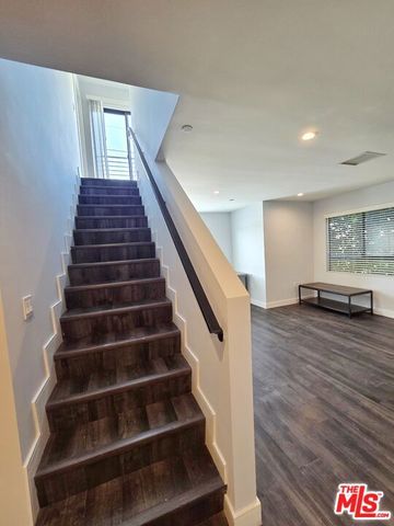 2651 S Hobart Blvd 6, Los Angeles, CA 90018