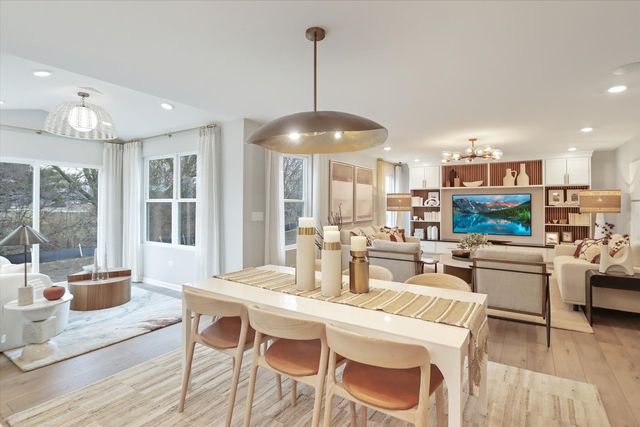 136 Piper Glen Avenue, Oswego, IL 60543