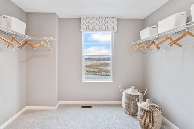 136 Piper Glen Avenue, Oswego, IL 60543