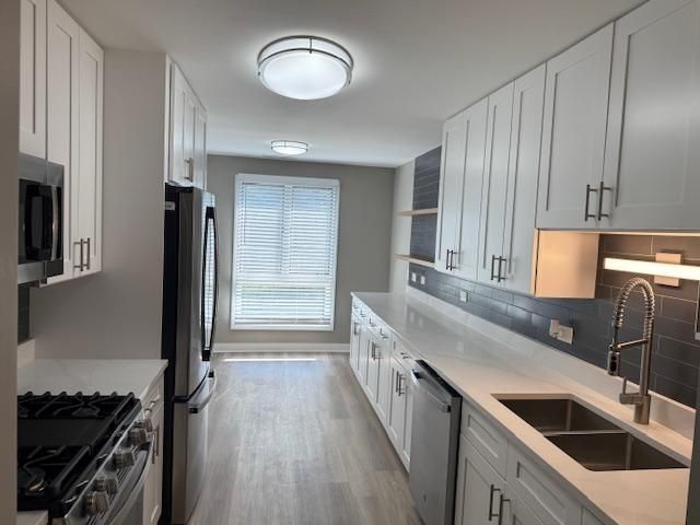 1910 Chestnut Avenue C404, Glenview, IL 60025