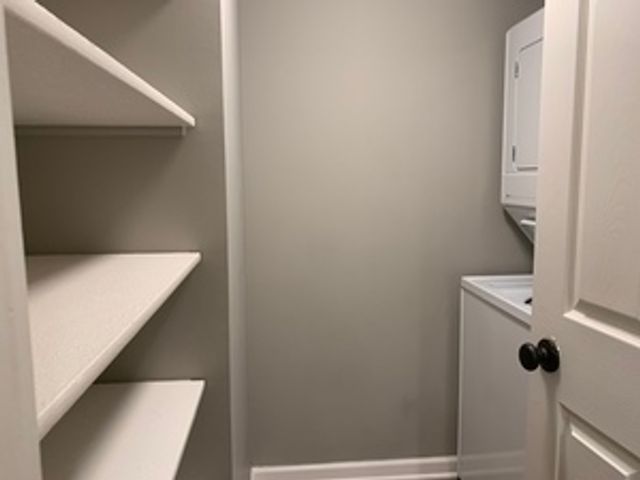 1910 Chestnut Avenue C404, Glenview, IL 60025