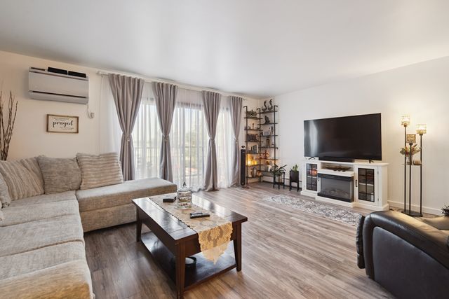 9520 S MAYFIELD Avenue N105, Oak Lawn, IL 60453