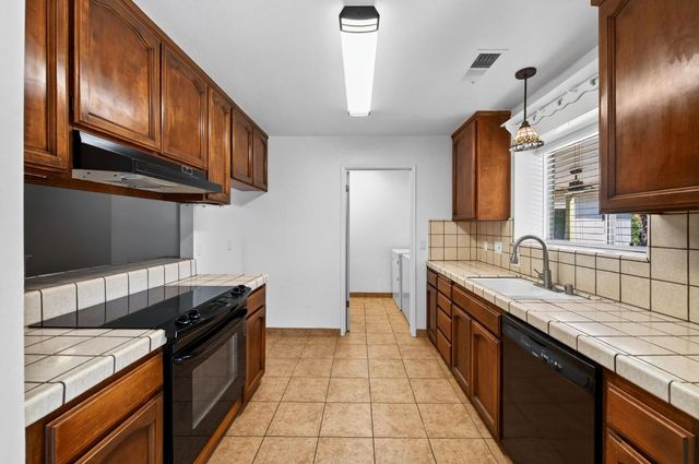 6662 N Brunswick Avenue, Fresno, CA 93722