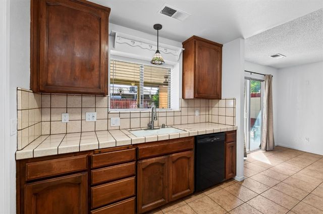 6662 N Brunswick Avenue, Fresno, CA 93722