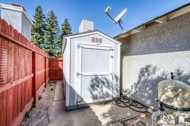 6662 N Brunswick Avenue, Fresno, CA 93722