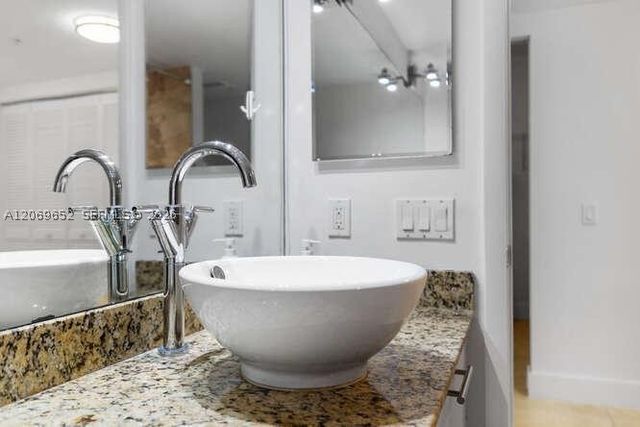 41 SE 5th St 308, Miami, FL 33131