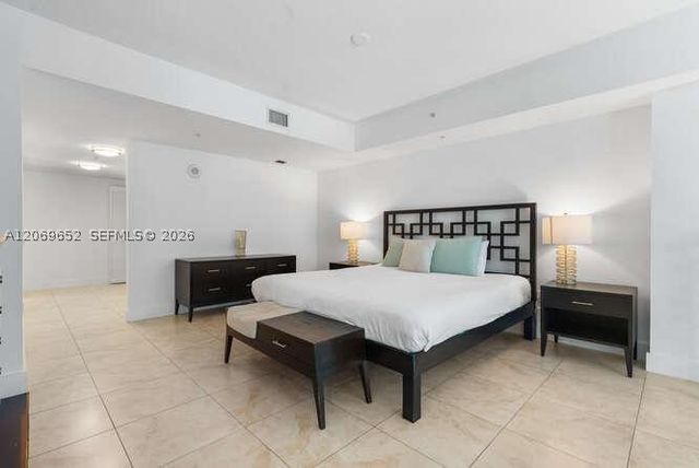 41 SE 5th St 308, Miami, FL 33131