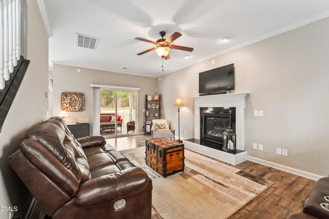 16 Gwendolyn Way, Fuquay Varina, NC 27526