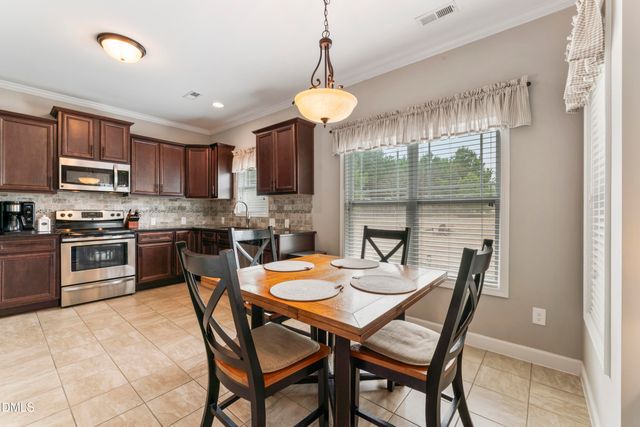 16 Gwendolyn Way, Fuquay Varina, NC 27526