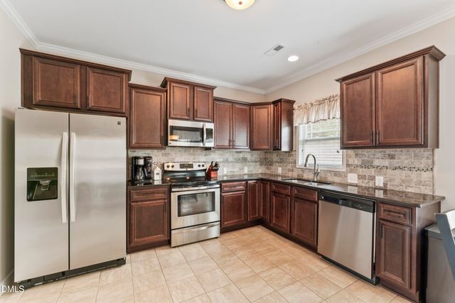 16 Gwendolyn Way, Fuquay Varina, NC 27526