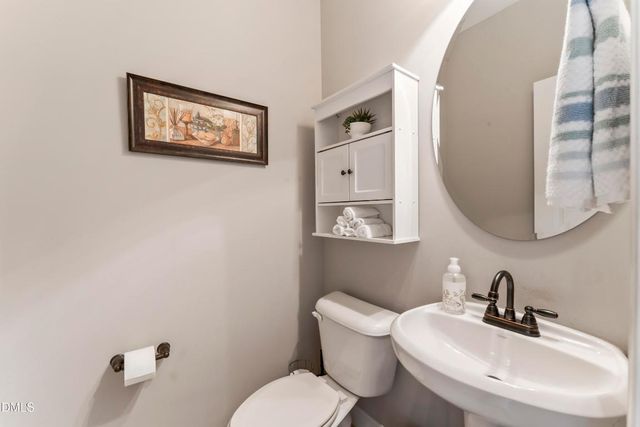 16 Gwendolyn Way, Fuquay Varina, NC 27526