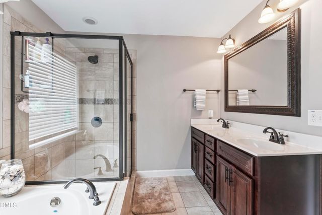 16 Gwendolyn Way, Fuquay Varina, NC 27526