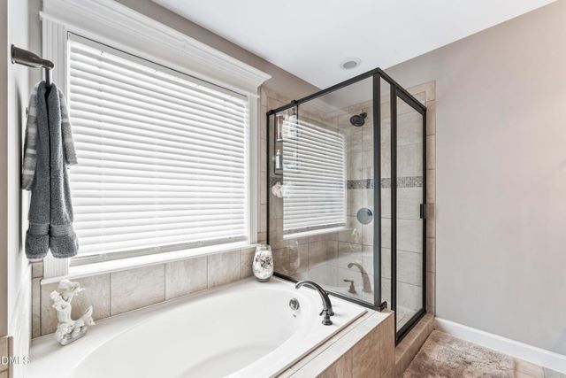 16 Gwendolyn Way, Fuquay Varina, NC 27526