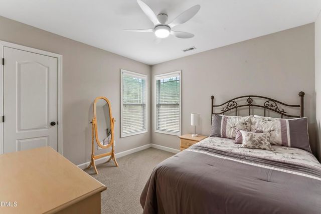 16 Gwendolyn Way, Fuquay Varina, NC 27526