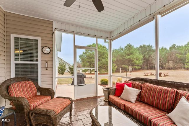 16 Gwendolyn Way, Fuquay Varina, NC 27526