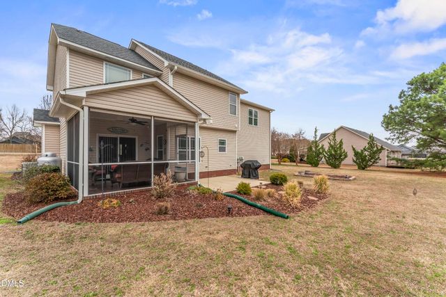 16 Gwendolyn Way, Fuquay Varina, NC 27526