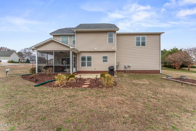 16 Gwendolyn Way, Fuquay Varina, NC 27526