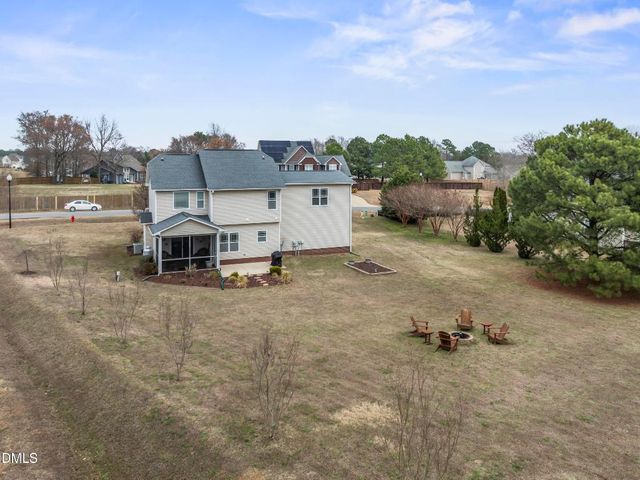 16 Gwendolyn Way, Fuquay Varina, NC 27526