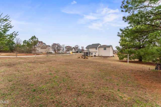 16 Gwendolyn Way, Fuquay Varina, NC 27526