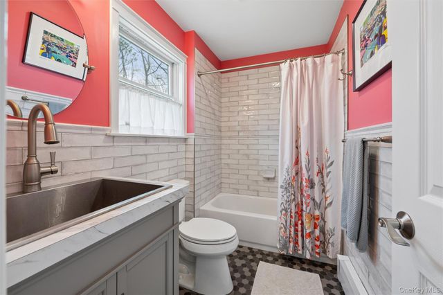 77 Drew Drive, Eastport, NY 11941