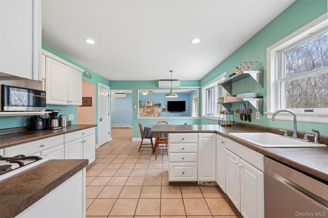 77 Drew Drive, Eastport, NY 11941