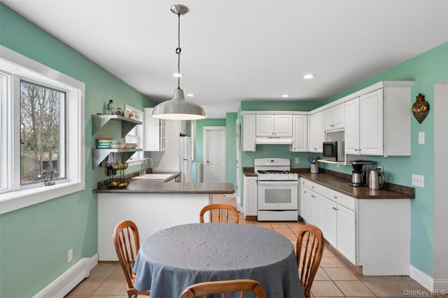 77 Drew Drive, Eastport, NY 11941