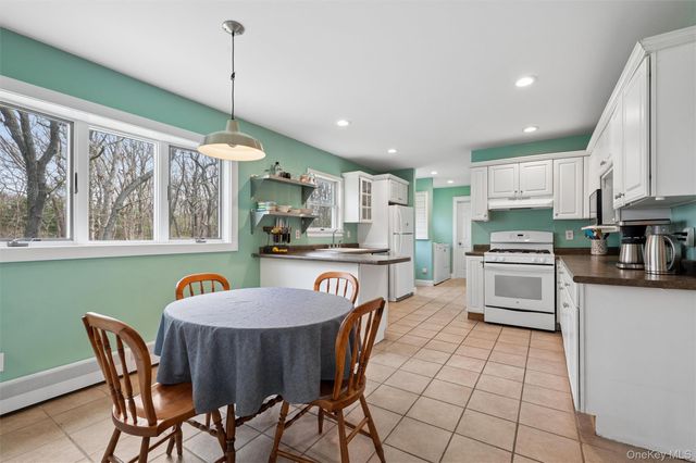 77 Drew Drive, Eastport, NY 11941