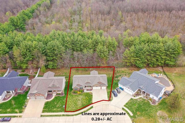 437 Briar Creek Road, Troy, IL 62294