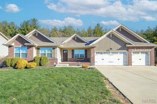 437 Briar Creek Road, Troy, IL 62294