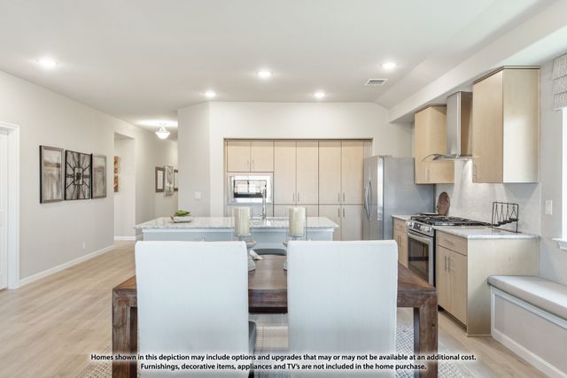 925 Creekhollow Drive, Godley, TX 76044