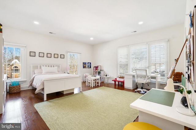 9646 EAGLE RIDGE DR, Bethesda, MD 20817