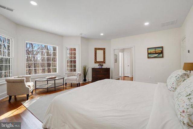 9646 EAGLE RIDGE DR, Bethesda, MD 20817