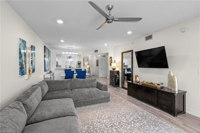 7812 Regal Heron CIR 103, Naples, FL 34104