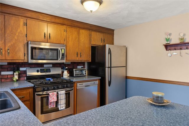 67 Winston Avenue, Warwick, RI 02886