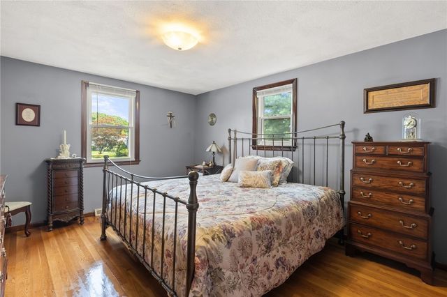 67 Winston Avenue, Warwick, RI 02886
