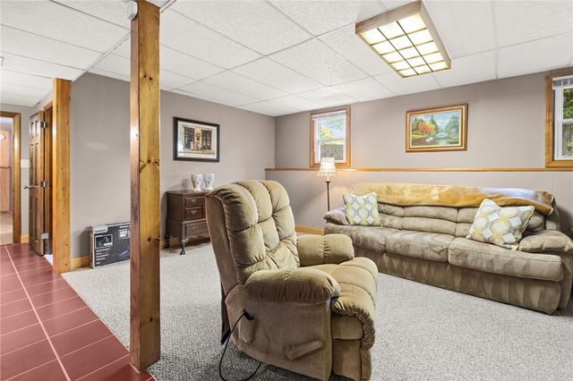 67 Winston Avenue, Warwick, RI 02886