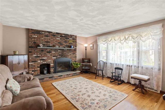 67 Winston Avenue, Warwick, RI 02886