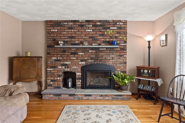 67 Winston Avenue, Warwick, RI 02886
