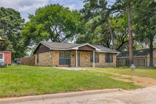 906 West 3rd Street, Hearne, TX 77859
