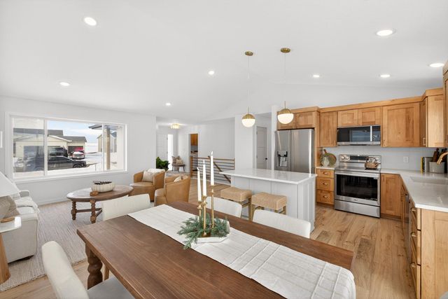 915 7th Avenue, Wanamingo, MN 55983